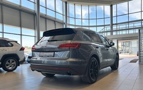 Volkswagen Touareg III, 2018 год, 4 247 000 рублей, 5 фотография