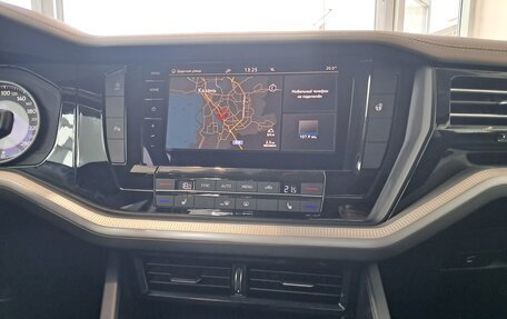 Volkswagen Touareg III, 2018 год, 4 247 000 рублей, 15 фотография