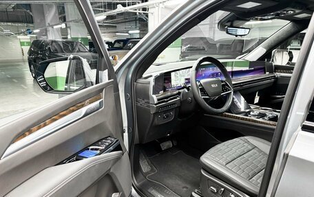Cadillac Escalade V, 2025 год, 22 900 000 рублей, 21 фотография