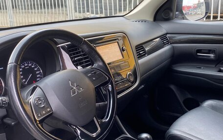 Mitsubishi Outlander III рестайлинг 3, 2016 год, 1 749 990 рублей, 7 фотография