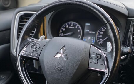 Mitsubishi Outlander III рестайлинг 3, 2016 год, 1 749 990 рублей, 11 фотография