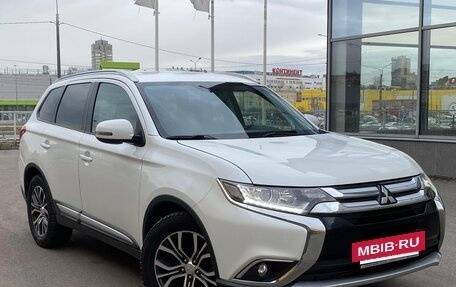 Mitsubishi Outlander III рестайлинг 3, 2016 год, 1 749 990 рублей, 3 фотография