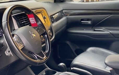 Mitsubishi Outlander III рестайлинг 3, 2016 год, 1 749 990 рублей, 9 фотография