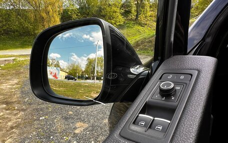 Volkswagen Multivan T6 рестайлинг, 2018 год, 4 790 000 рублей, 15 фотография