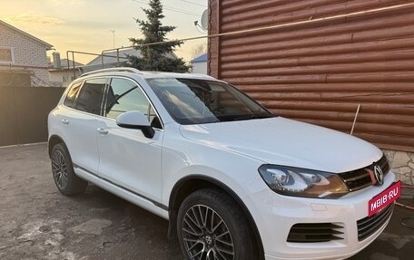 Volkswagen Touareg III, 2014 год, 2 499 999 рублей, 2 фотография