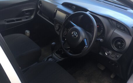 Toyota Vitz, 2019 год, 1 330 000 рублей, 5 фотография
