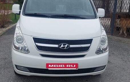 Hyundai Grand Starex Grand Starex I рестайлинг 2, 2011 год, 1 400 000 рублей, 3 фотография