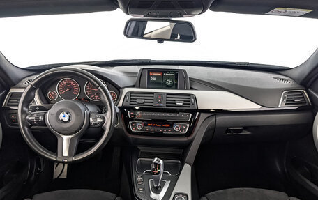 BMW 3 серия, 2018 год, 2 600 000 рублей, 14 фотография