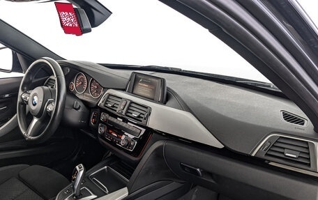 BMW 3 серия, 2018 год, 2 600 000 рублей, 13 фотография
