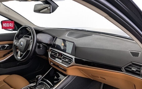 BMW 3 серия, 2021 год, 2 990 000 рублей, 13 фотография