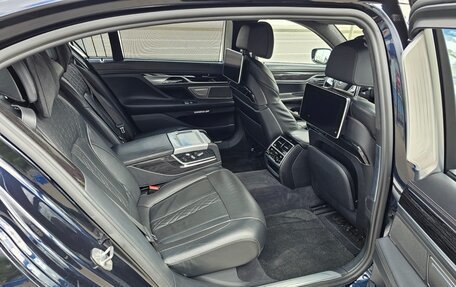 BMW 7 серия, 2017 год, 3 600 000 рублей, 11 фотография