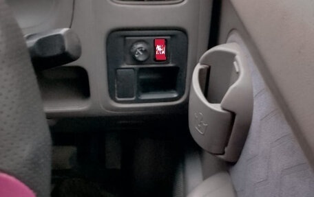Nissan Cube II, 2000 год, 120 000 рублей, 1 фотография
