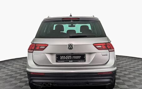 Volkswagen Tiguan II, 2017 год, 1 925 000 рублей, 6 фотография