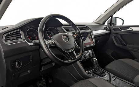 Volkswagen Tiguan II, 2017 год, 1 925 000 рублей, 15 фотография