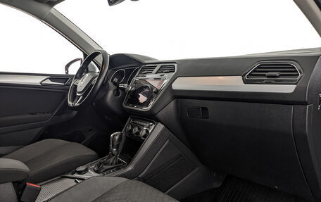 Volkswagen Tiguan II, 2017 год, 1 925 000 рублей, 13 фотография