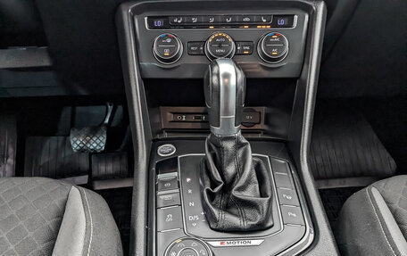 Volkswagen Tiguan II, 2017 год, 1 925 000 рублей, 26 фотография