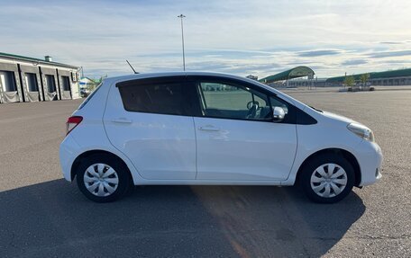 Toyota Vitz, 2011 год, 815 000 рублей, 3 фотография