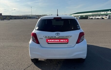 Toyota Vitz, 2011 год, 815 000 рублей, 5 фотография