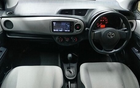 Toyota Vitz, 2011 год, 815 000 рублей, 13 фотография