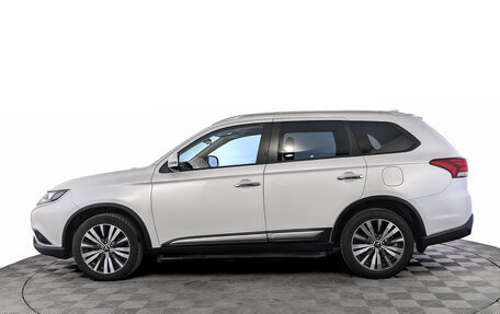 Mitsubishi Outlander III рестайлинг 3, 2019 год, 2 100 000 рублей, 8 фотография
