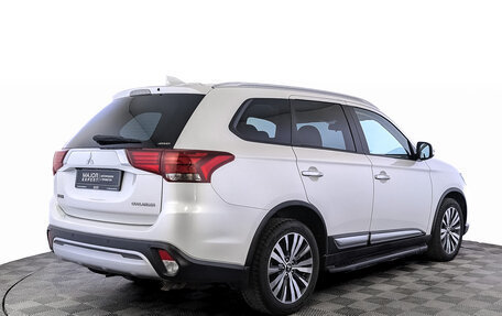 Mitsubishi Outlander III рестайлинг 3, 2019 год, 2 100 000 рублей, 5 фотография