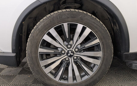Mitsubishi Outlander III рестайлинг 3, 2019 год, 2 100 000 рублей, 12 фотография