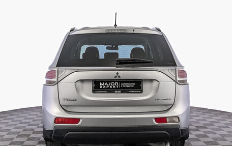 Mitsubishi Outlander III рестайлинг 3, 2013 год, 1 290 000 рублей, 6 фотография