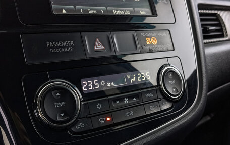 Mitsubishi Outlander III рестайлинг 3, 2013 год, 1 290 000 рублей, 21 фотография