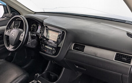 Mitsubishi Outlander III рестайлинг 3, 2013 год, 1 290 000 рублей, 13 фотография