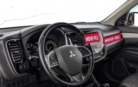Mitsubishi Outlander III рестайлинг 3, 2013 год, 1 290 000 рублей, 15 фотография