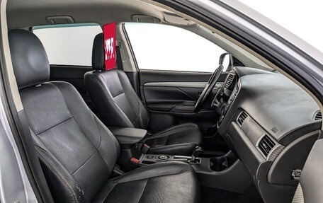 Mitsubishi Outlander III рестайлинг 3, 2013 год, 1 290 000 рублей, 24 фотография