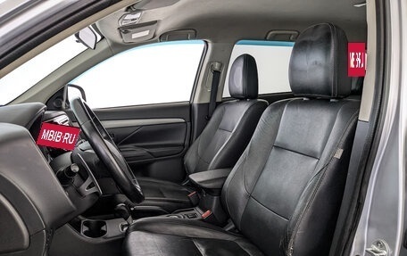 Mitsubishi Outlander III рестайлинг 3, 2013 год, 1 290 000 рублей, 20 фотография