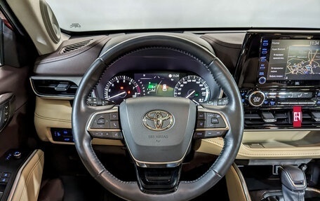 Toyota Highlander, 2021 год, 5 700 000 рублей, 23 фотография