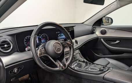 Mercedes-Benz E-Класс, 2021 год, 3 800 000 рублей, 15 фотография
