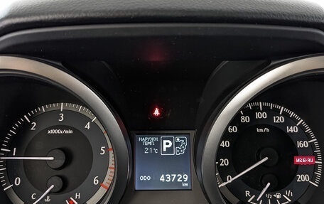 Toyota Land Cruiser Prado 150 рестайлинг 2, 2016 год, 4 490 000 рублей, 16 фотография