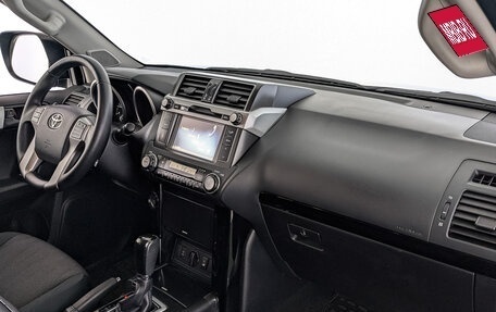 Toyota Land Cruiser Prado 150 рестайлинг 2, 2016 год, 4 490 000 рублей, 13 фотография