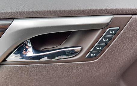 Lexus RX IV рестайлинг, 2017 год, 5 200 000 рублей, 2 фотография