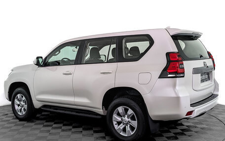 Toyota Land Cruiser Prado 150 рестайлинг 2, 2019 год, 4 440 000 рублей, 7 фотография
