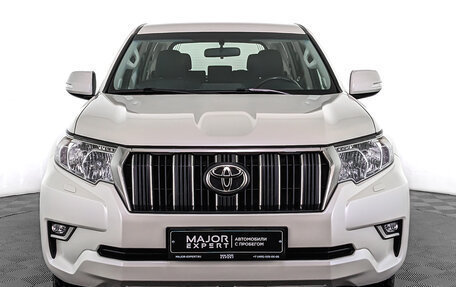 Toyota Land Cruiser Prado 150 рестайлинг 2, 2019 год, 4 440 000 рублей, 2 фотография