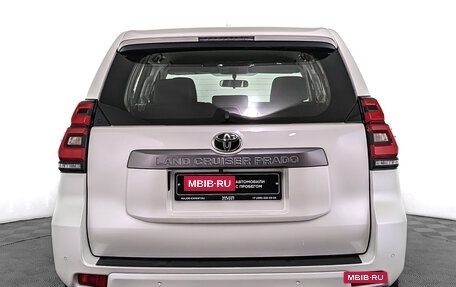 Toyota Land Cruiser Prado 150 рестайлинг 2, 2019 год, 4 440 000 рублей, 6 фотография