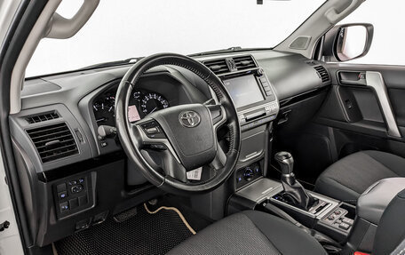 Toyota Land Cruiser Prado 150 рестайлинг 2, 2019 год, 4 440 000 рублей, 16 фотография