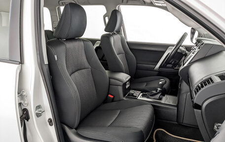 Toyota Land Cruiser Prado 150 рестайлинг 2, 2019 год, 4 440 000 рублей, 24 фотография