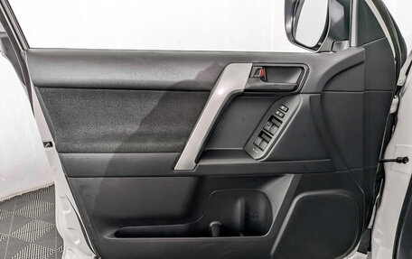 Toyota Land Cruiser Prado 150 рестайлинг 2, 2019 год, 4 440 000 рублей, 19 фотография