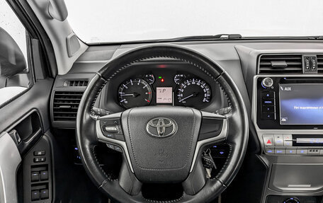 Toyota Land Cruiser Prado 150 рестайлинг 2, 2019 год, 4 440 000 рублей, 22 фотография