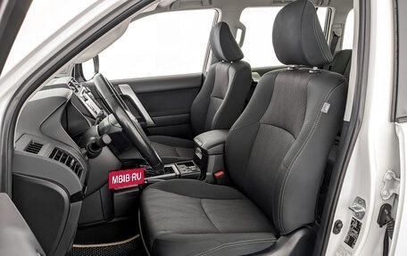 Toyota Land Cruiser Prado 150 рестайлинг 2, 2019 год, 4 440 000 рублей, 20 фотография