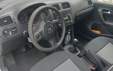 Volkswagen Polo VI (EU Market), 2011 год, 700 000 рублей, 6 фотография