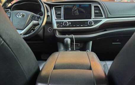 Toyota Highlander III, 2014 год, 2 999 990 рублей, 2 фотография