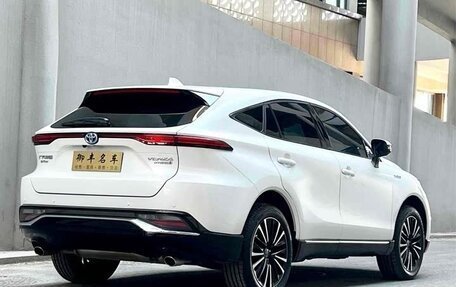 Toyota Venza, 2022 год, 2 900 000 рублей, 4 фотография