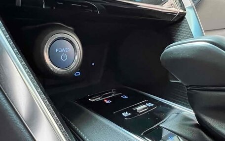 Toyota Venza, 2022 год, 2 900 000 рублей, 13 фотография