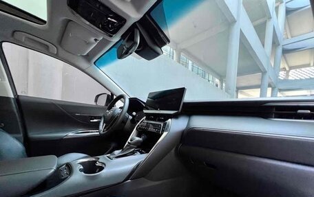 Toyota Venza, 2022 год, 2 900 000 рублей, 11 фотография